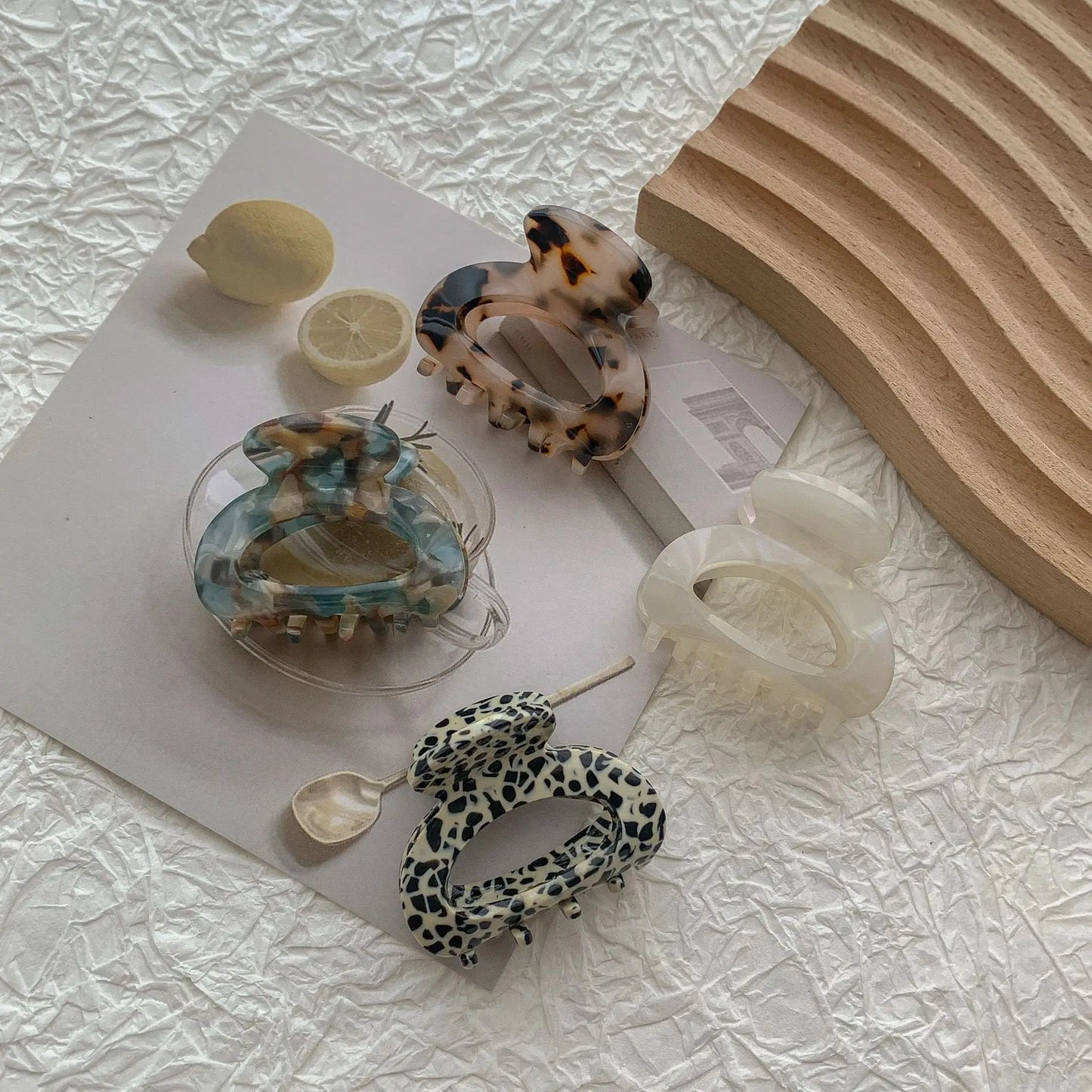 2023 New Women Hair Claw Small 3.5cm Acetate Hair Clips Elegant Colorful Hollow Out Claw Clip Girls Hair Accessories Hairclip